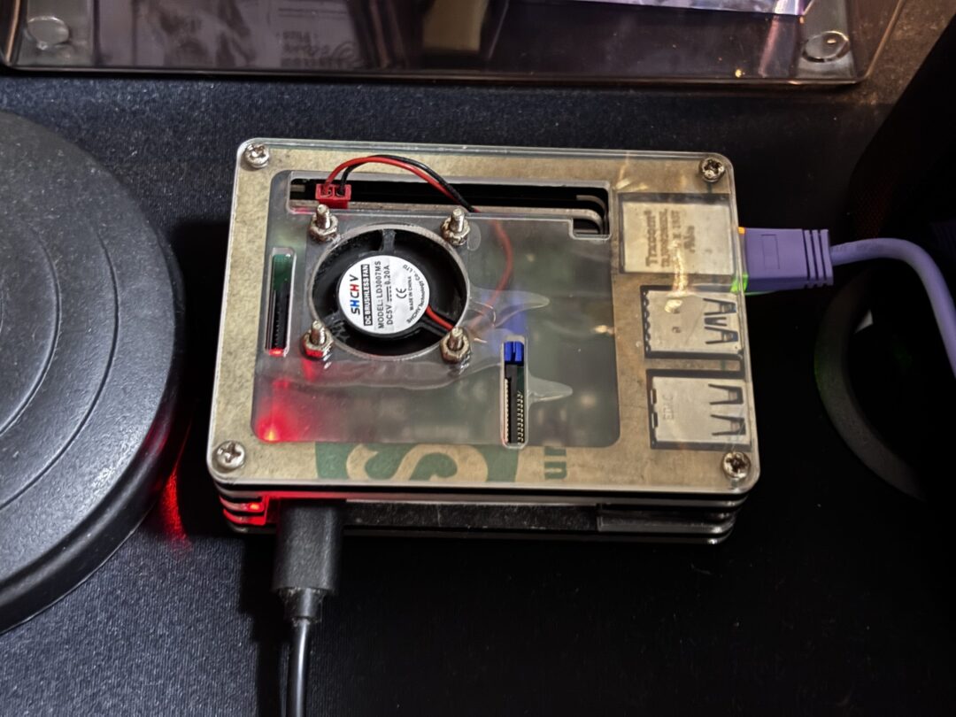 無事に起動したRaspberry Pi 4の実写画像